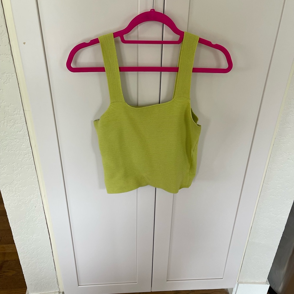 Rib knit lime green Mango crop top. Size medium.